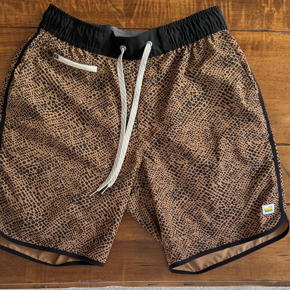 Vuori Banks Men’s Shorts- sz small